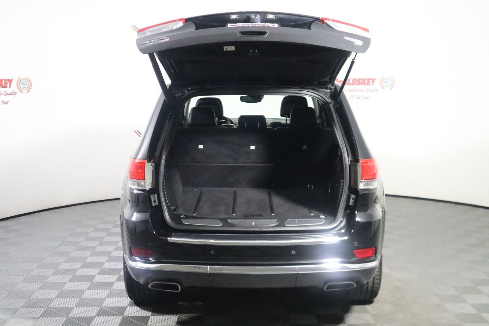 Used 2017 Jeep Grand Cherokee Summit AWD/4WD image 13
