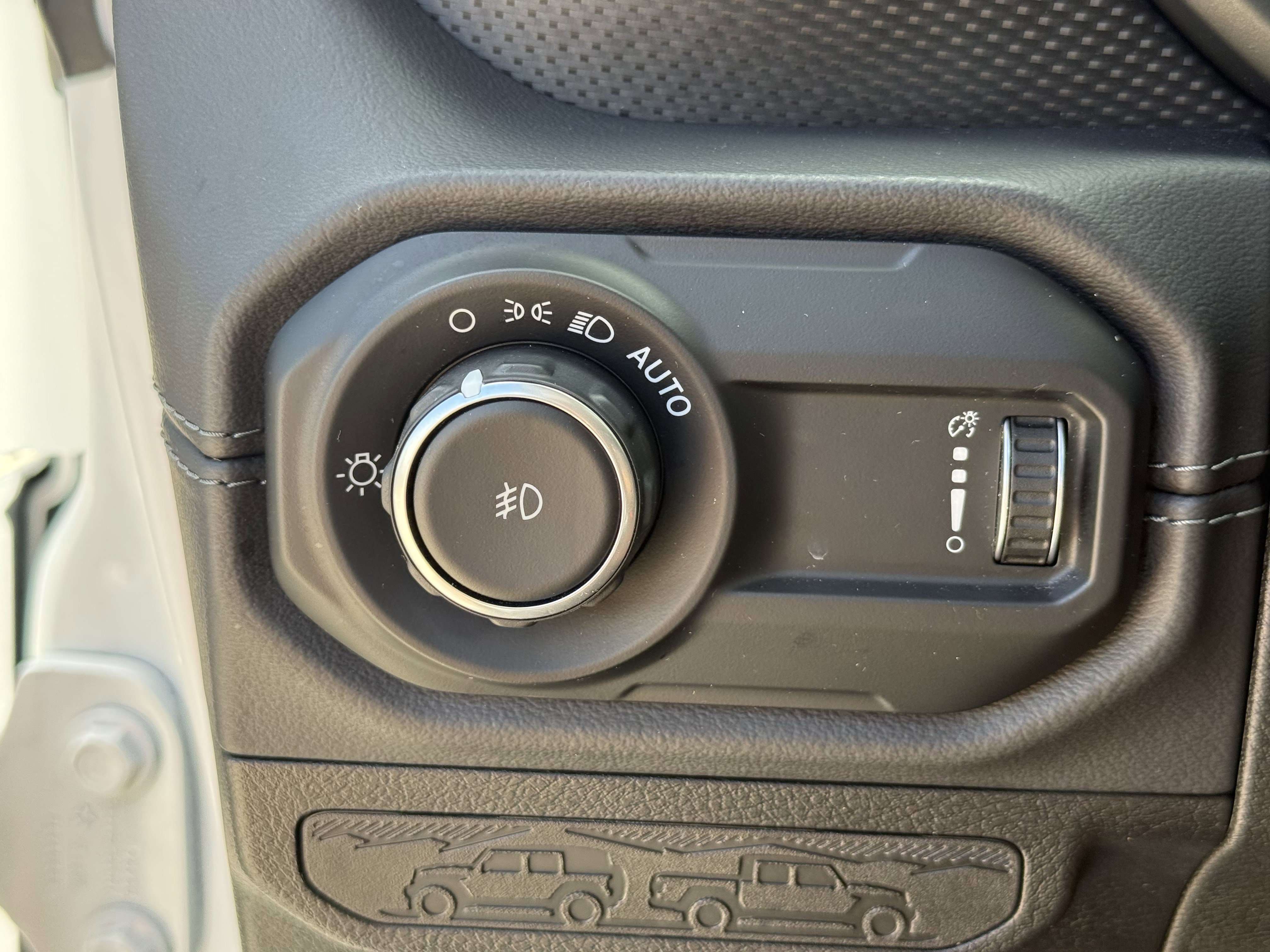 Used 2025 Jeep Wrangler Unlimited Rubicon image 25