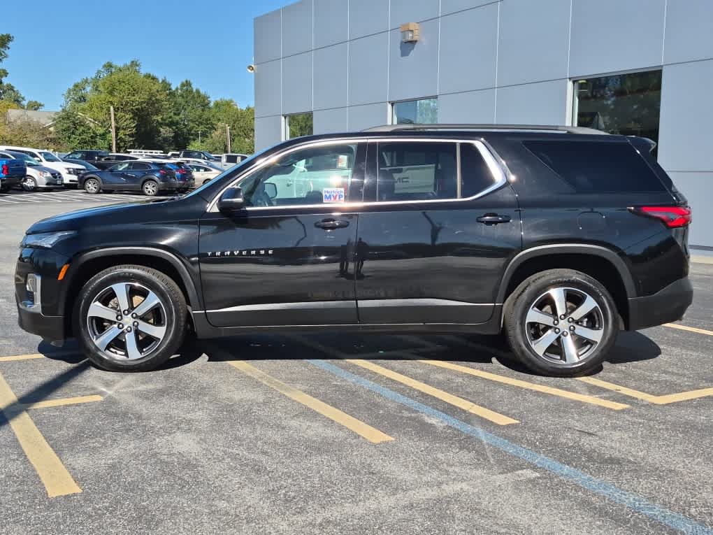 Used 2023 Chevrolet Traverse LT w/ LT Premium Package AWD/4WD image 6