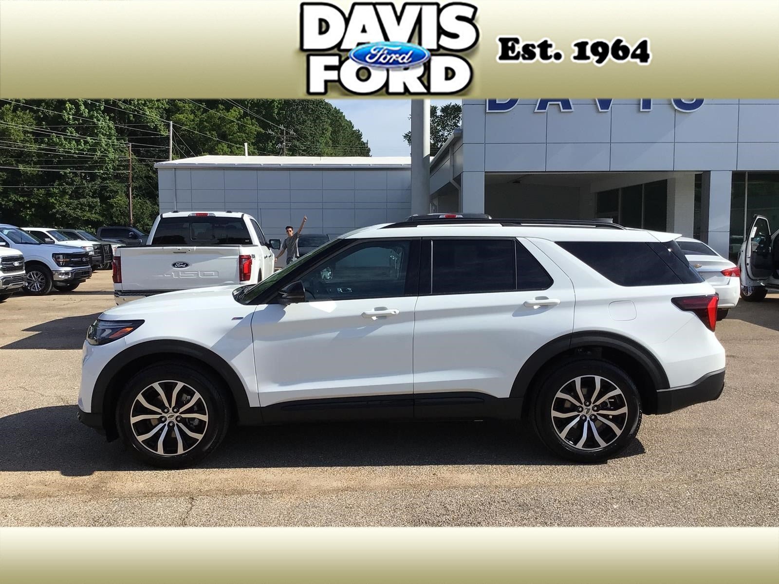 New 2026 Ford Explorer ST-Line AWD/4WD image 4