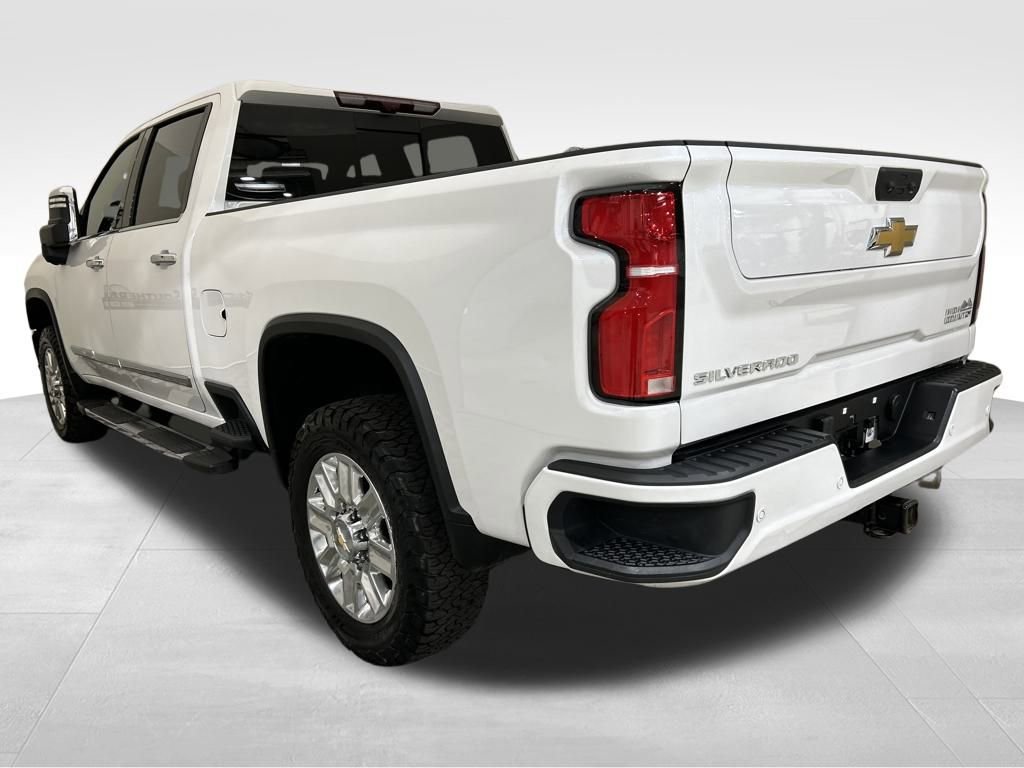 Used 2025 Chevrolet Silverado 2500 High Country w/ High Country Premium Package image 3