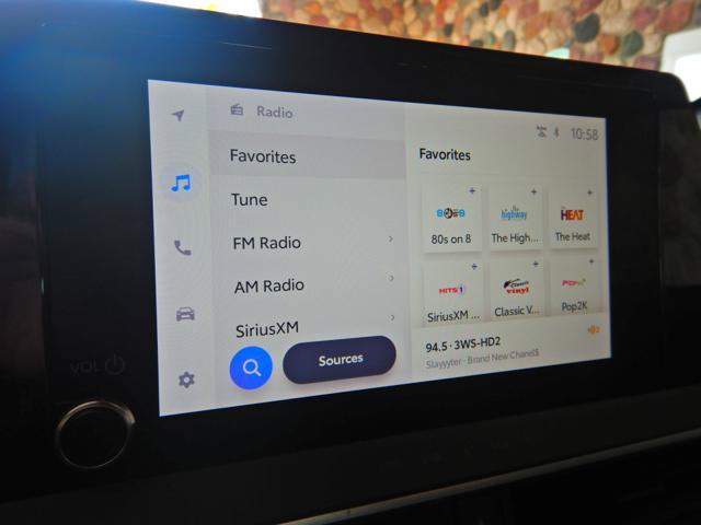 Used 2025 Toyota Prius LE FWD image 8