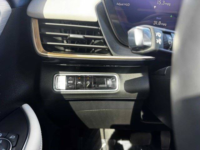 Used 2024 Buick Envision Avenir AWD/4WD image 24