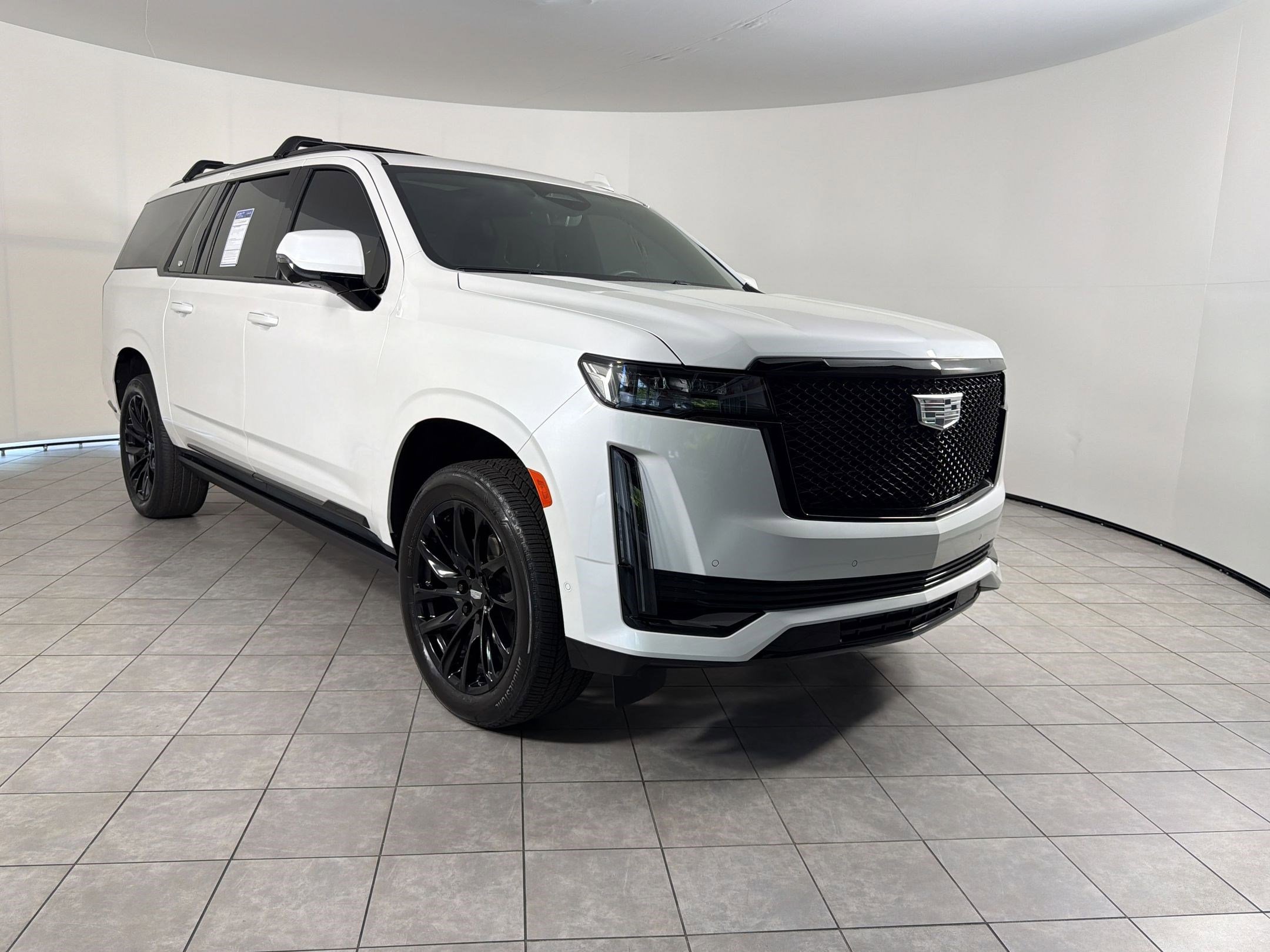 Used 2023 Cadillac Escalade ESV Sport w/ LPO, ONYX Package AWD/4WD image 7