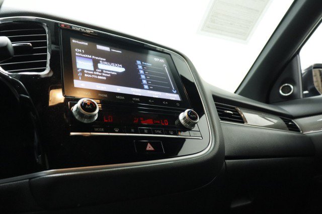 Used 2020 Mitsubishi Outlander SEL AWD/4WD image 16