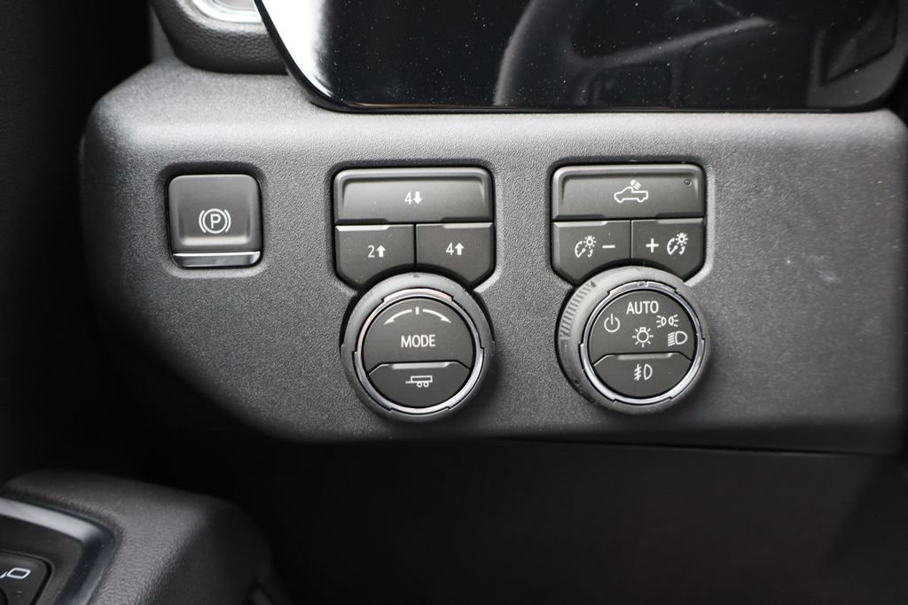 New 2026 Chevrolet Silverado 3500 LT AWD/4WD image 14