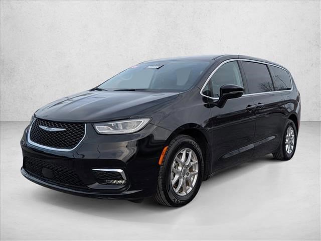 Used 2024 Chrysler Pacifica Touring-L