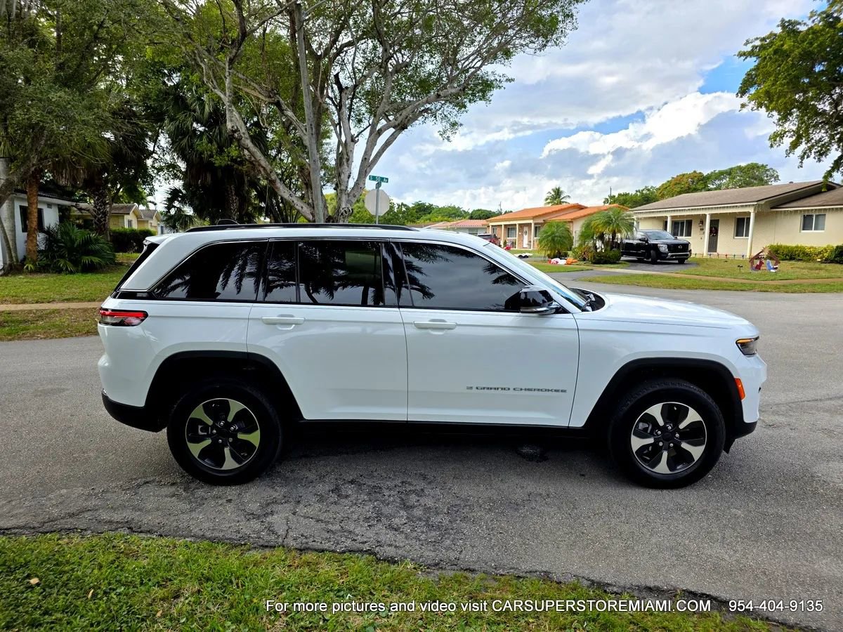 Used 2022 Jeep Grand Cherokee Limited 4xe image 22