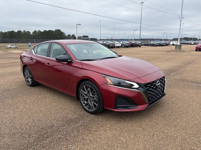 Certified 2024 Nissan Altima 2.0 SR image 5