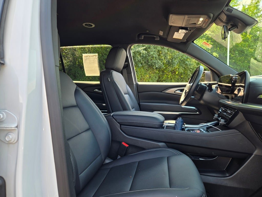 Used 2026 Chevrolet Traverse LT AWD/4WD image 7