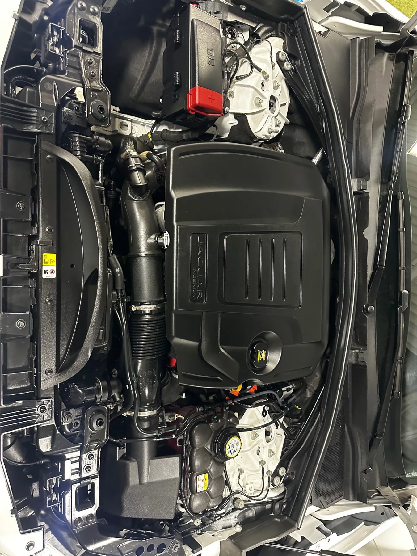 Used 2026 Jaguar F-PACE R-Dynamic S image 27