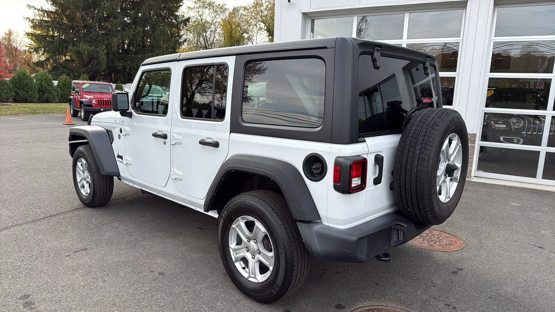 Used 2022 Jeep Wrangler Unlimited Sport AWD/4WD image 14