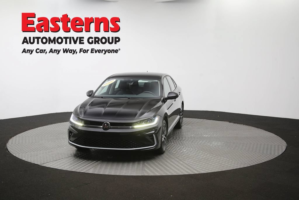 Used 2025 Volkswagen Jetta SE FWD image 52