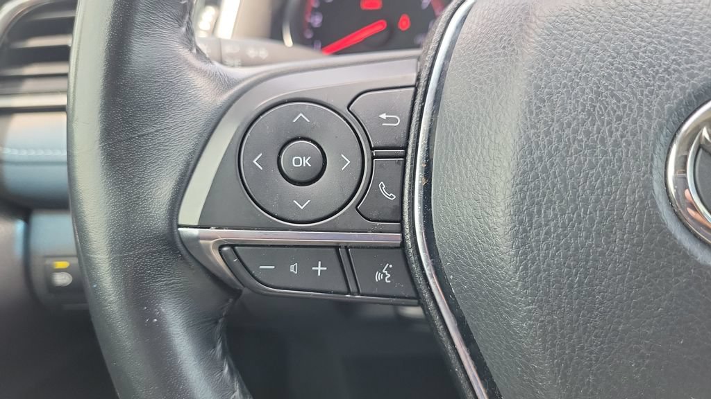 Used 2020 Toyota Camry XSE FWD image 21