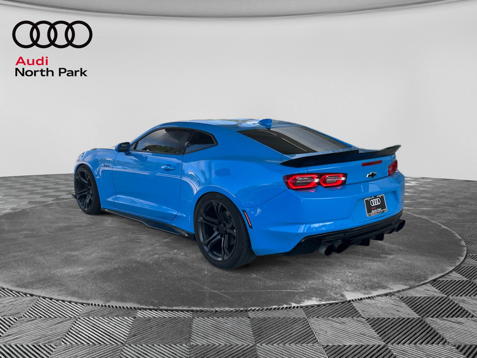 Used 2023 Chevrolet Camaro LT w/ Technology Package RWD image 3