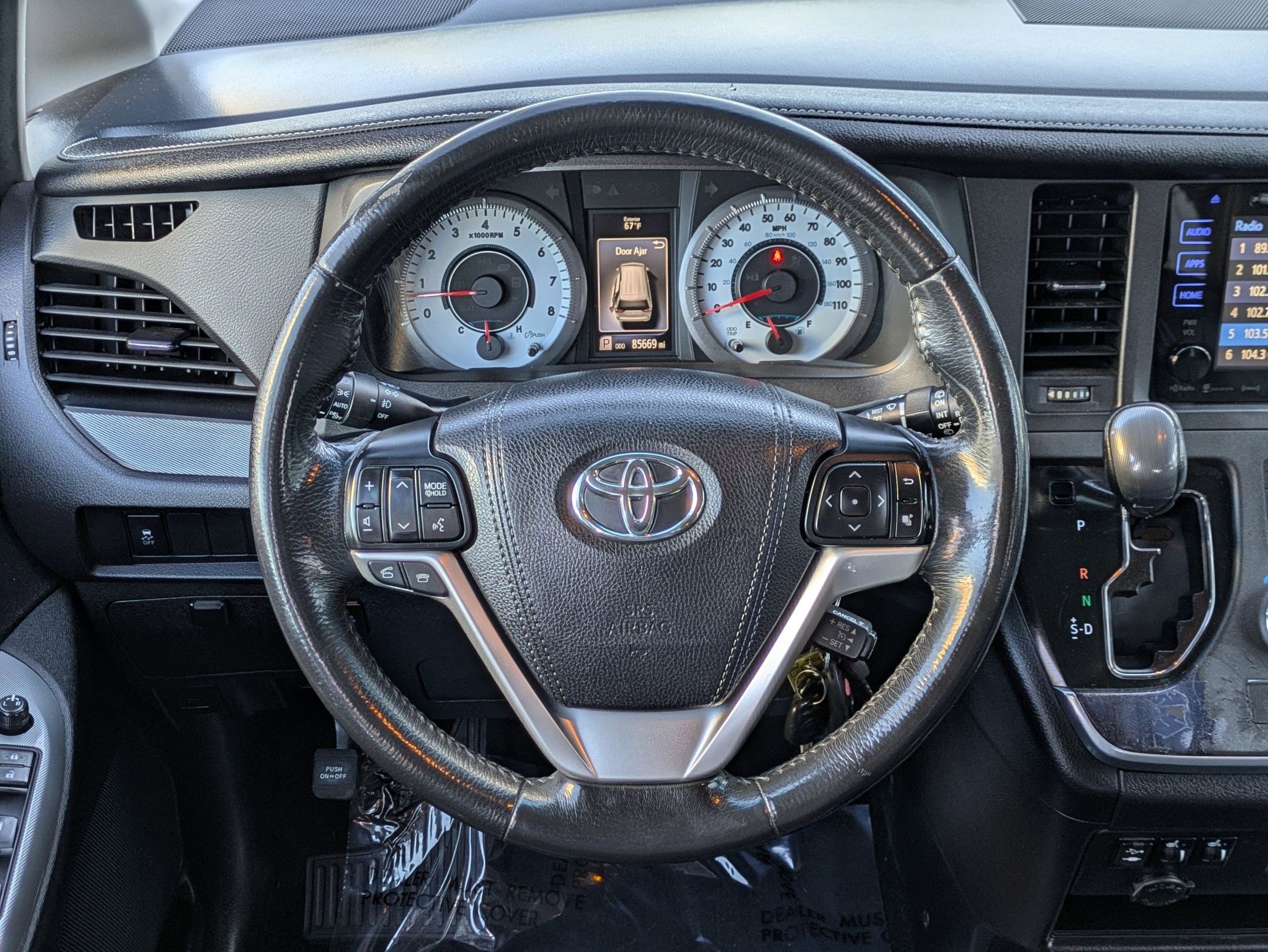 Used 2017 Toyota Sienna SE image 13