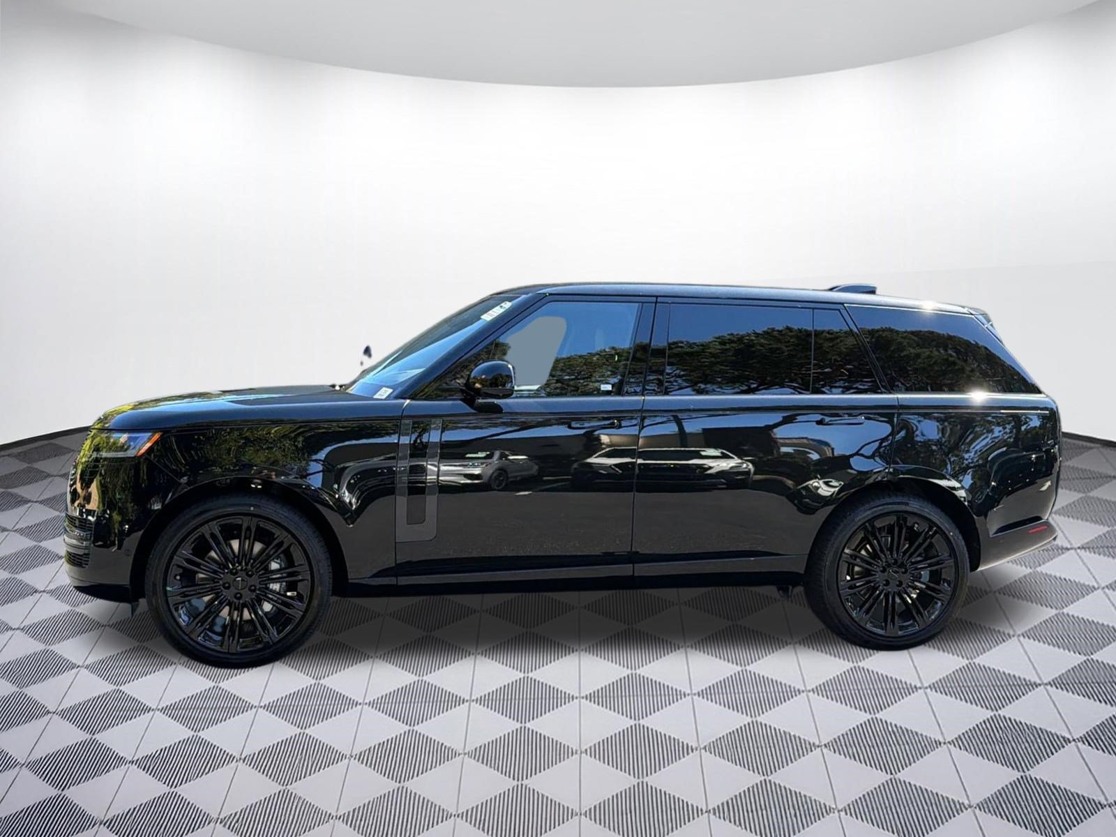 New 2026 Land Rover Range Rover Long Wheelbase SE AWD/4WD image 2