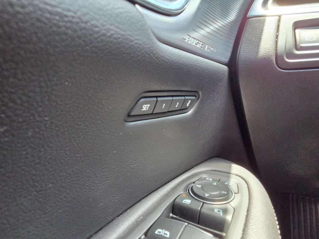 Used 2022 Cadillac XT5 Premium Luxury w/ Technology Package FWD image 39