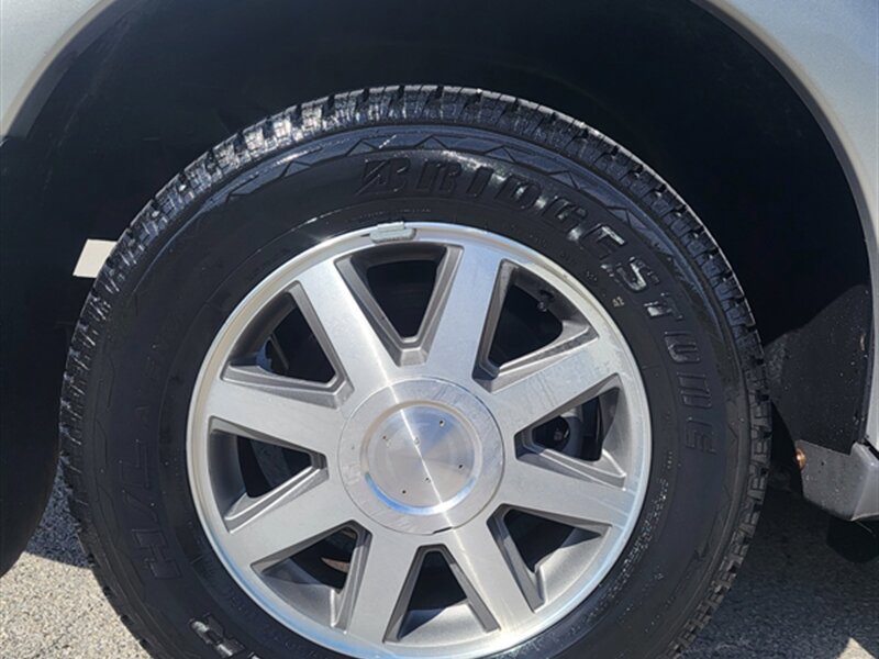 Used 2004 Buick Rainier CXL w/ Convenience Package AWD/4WD image 30