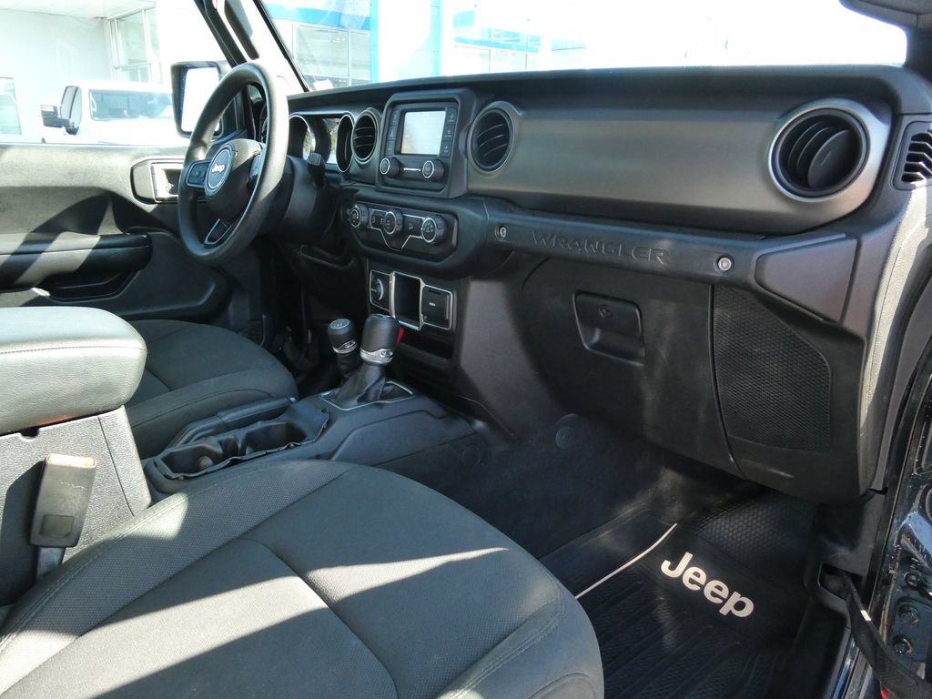 Used 2018 Jeep Wrangler Unlimited Sport AWD/4WD image 15