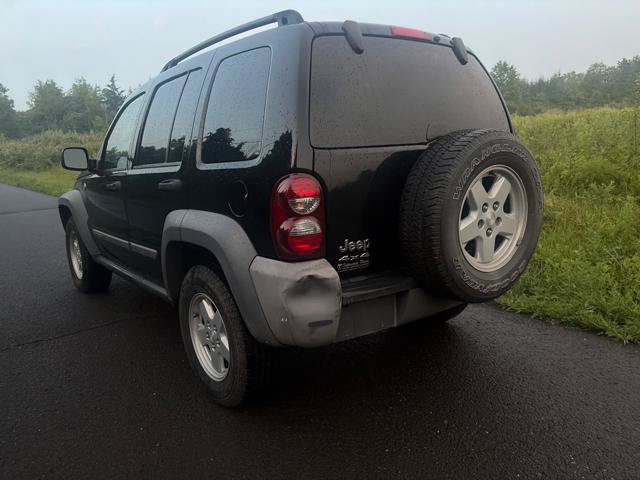 Used 2005 Jeep Liberty Sport AWD/4WD image 4