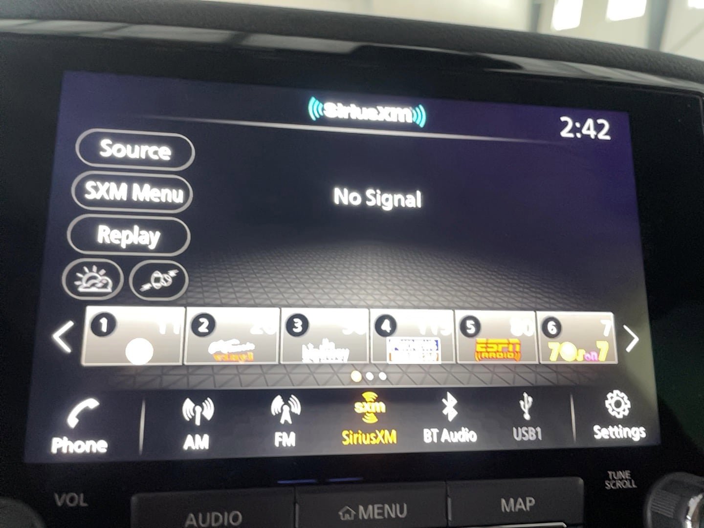 Used 2021 Nissan Titan SV w/ SV Convenience Package image 12