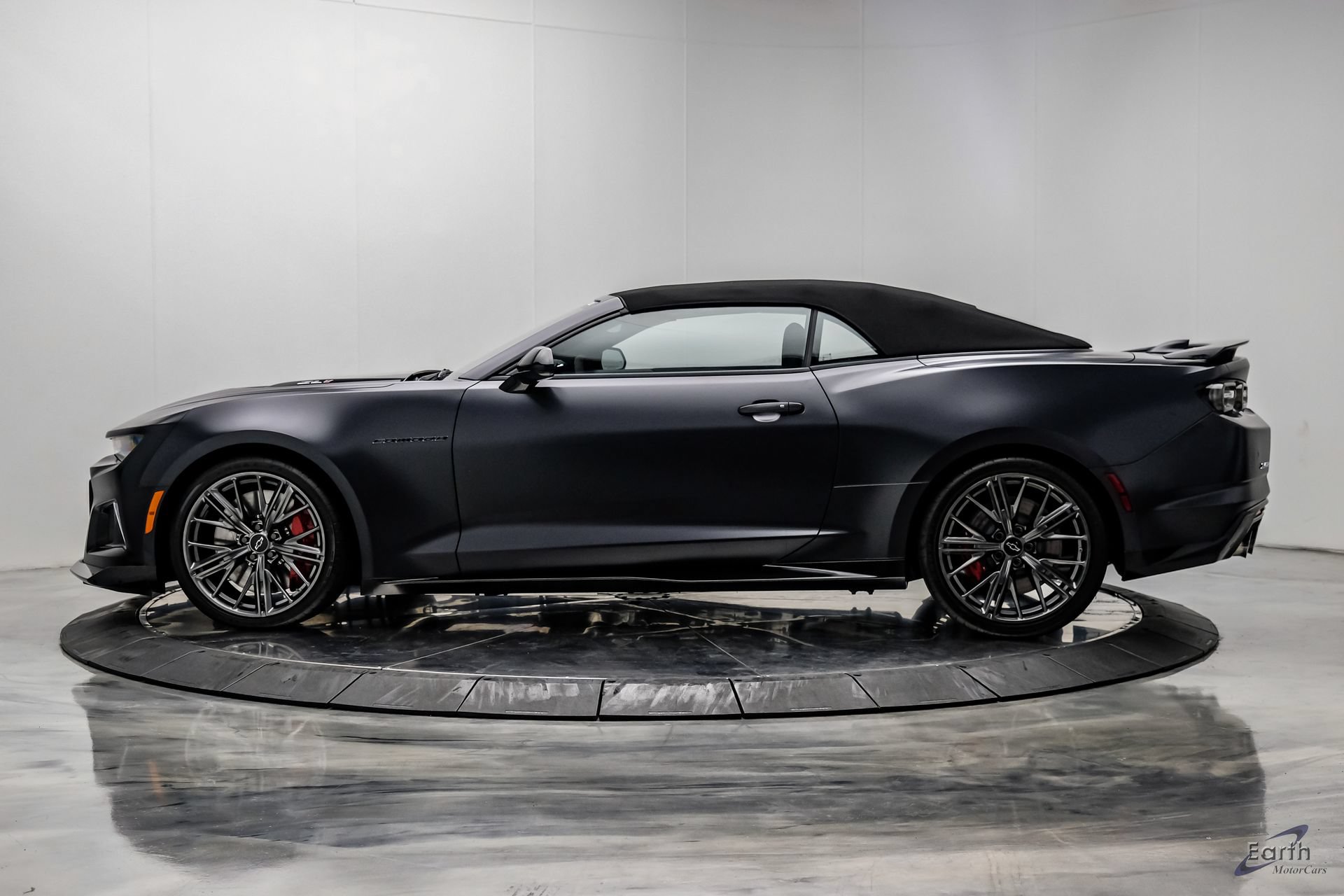Used 2024 Chevrolet Camaro ZL1 RWD image 9