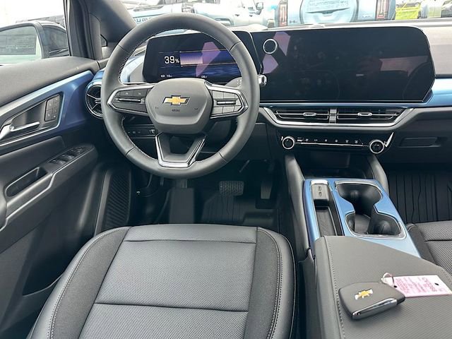 New 2025 Chevrolet Equinox EV LT image 16