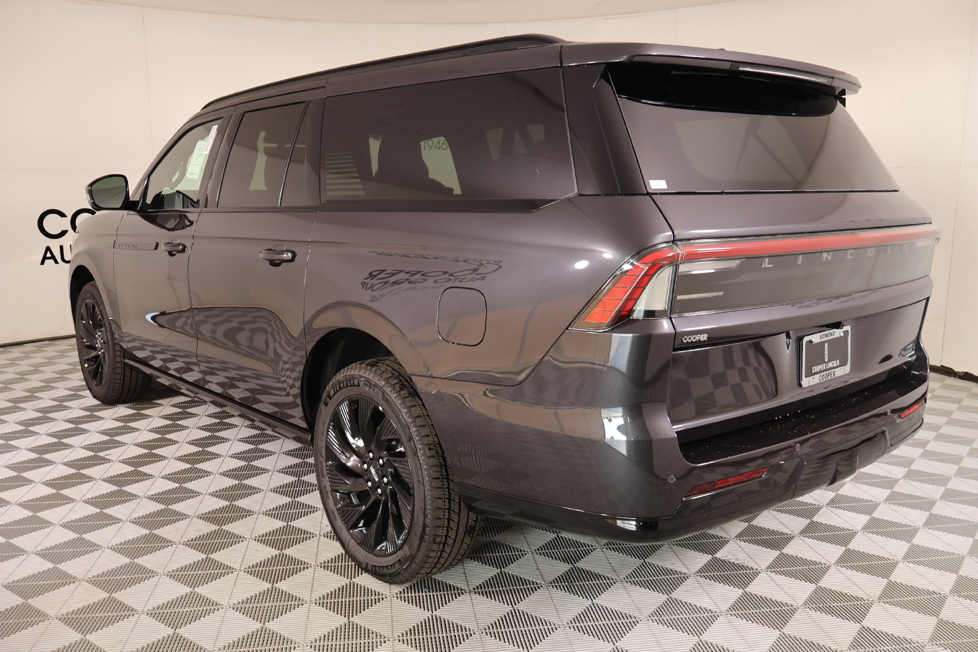New 2027 Lincoln Navigator L Reserve w/ Jet Appearance Package AWD/4WD image 25