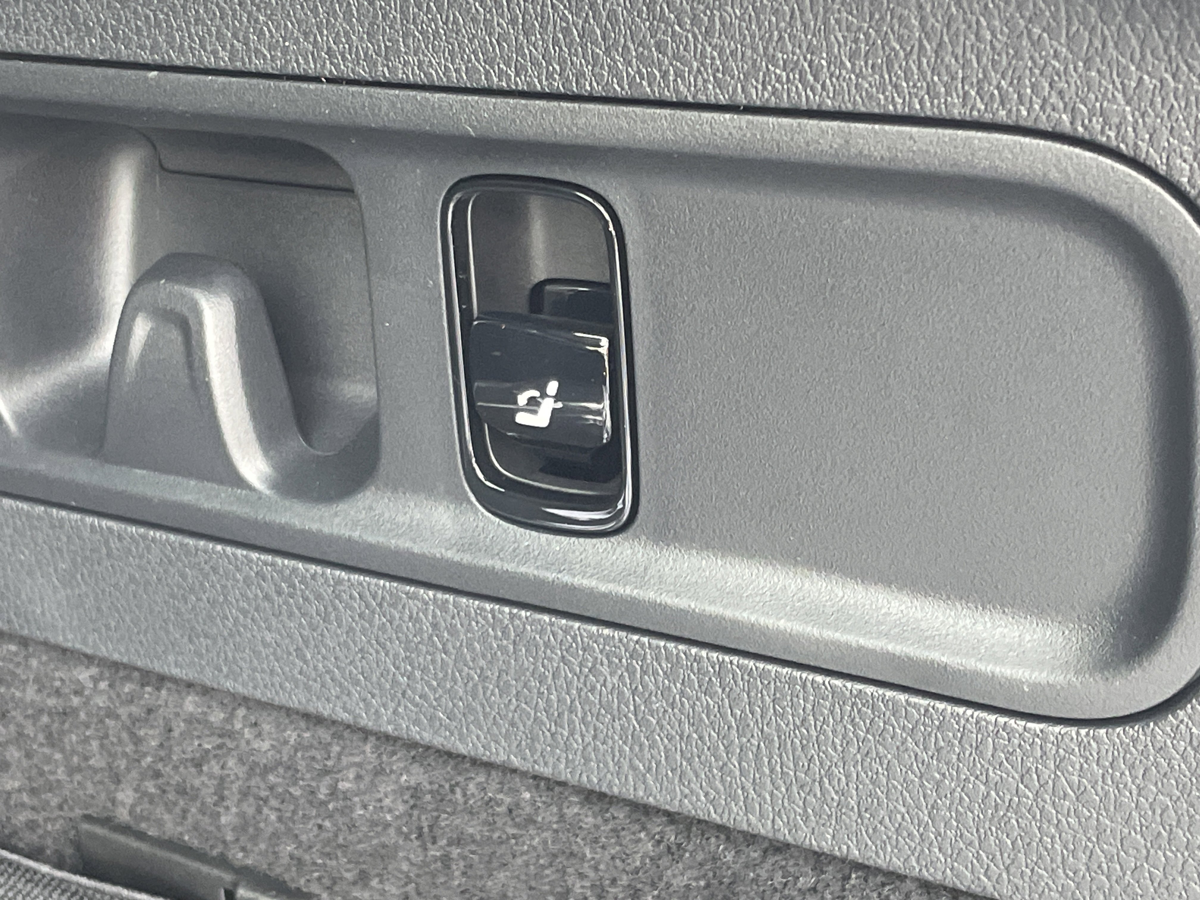 New 2026 Mercedes-Benz GLC 300 4MATIC image 11