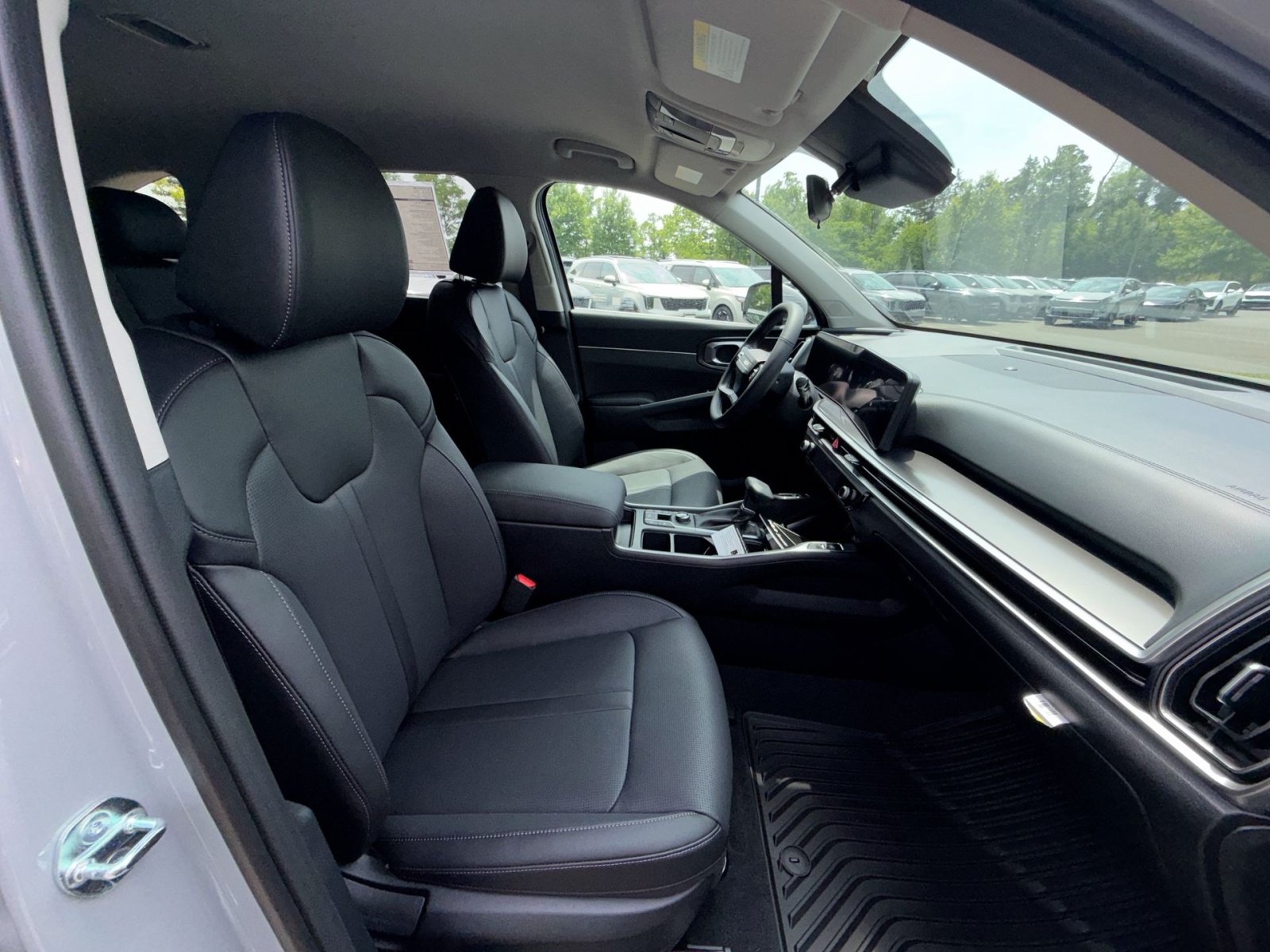 New 2026 Kia Sorento S FWD image 25
