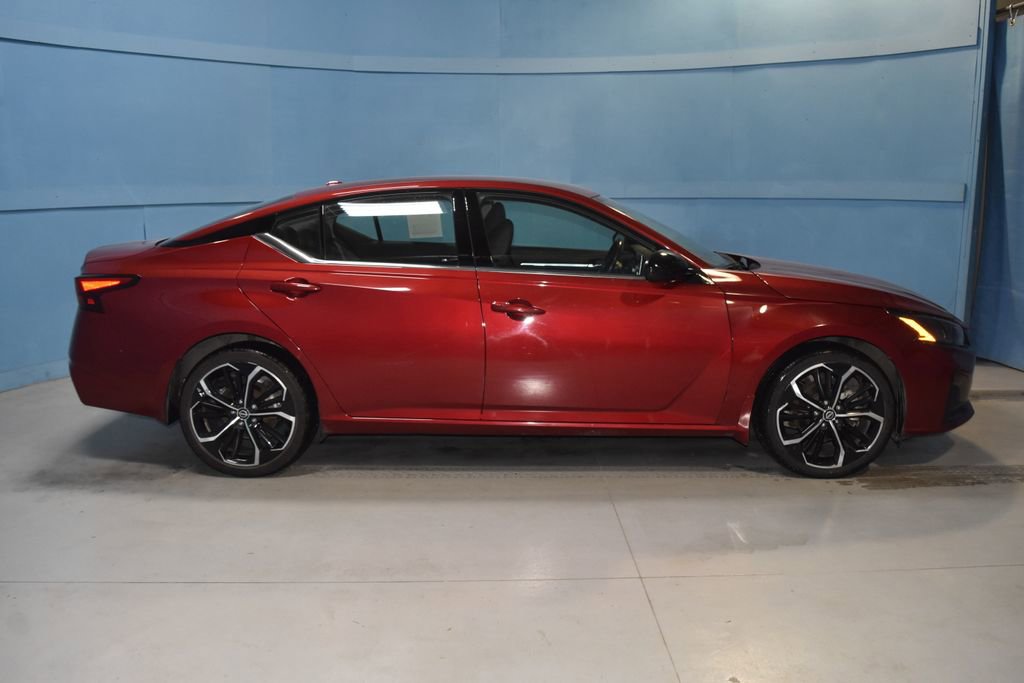Used 2023 Nissan Altima 2.5 SR image 23