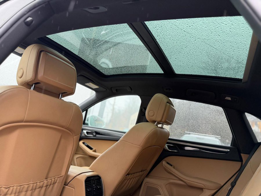 Used 2018 Porsche Macan image 18