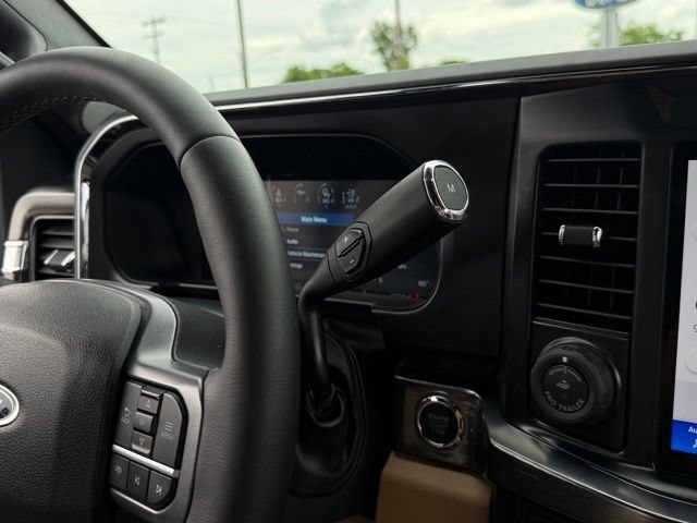 Used 2025 Ford F450 Lariat w/ Lariat Ultimate Package AWD/4WD image 13