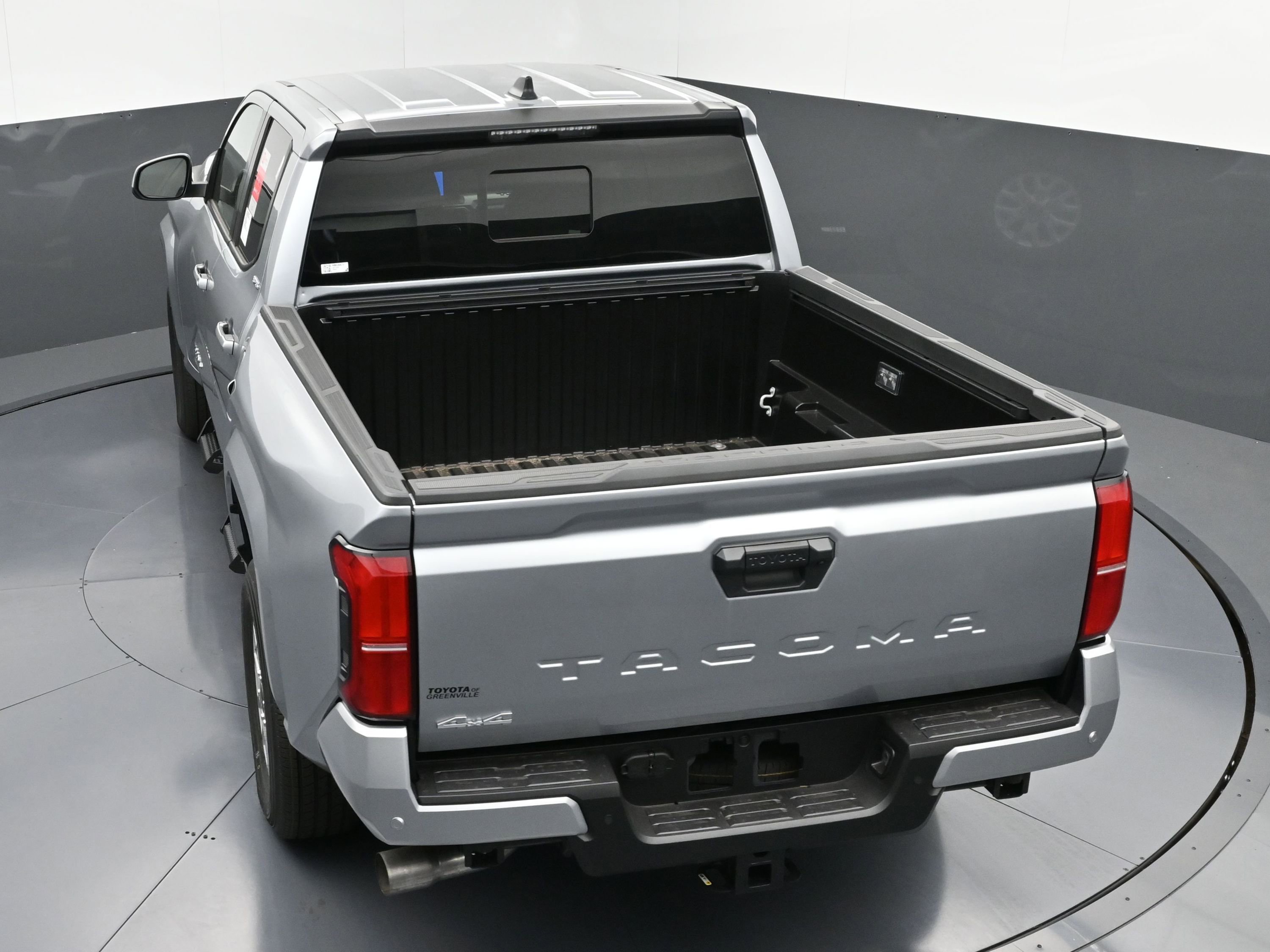 Used 2024 Toyota Tacoma SR5 w/ SR5 Upgrade Package image 39