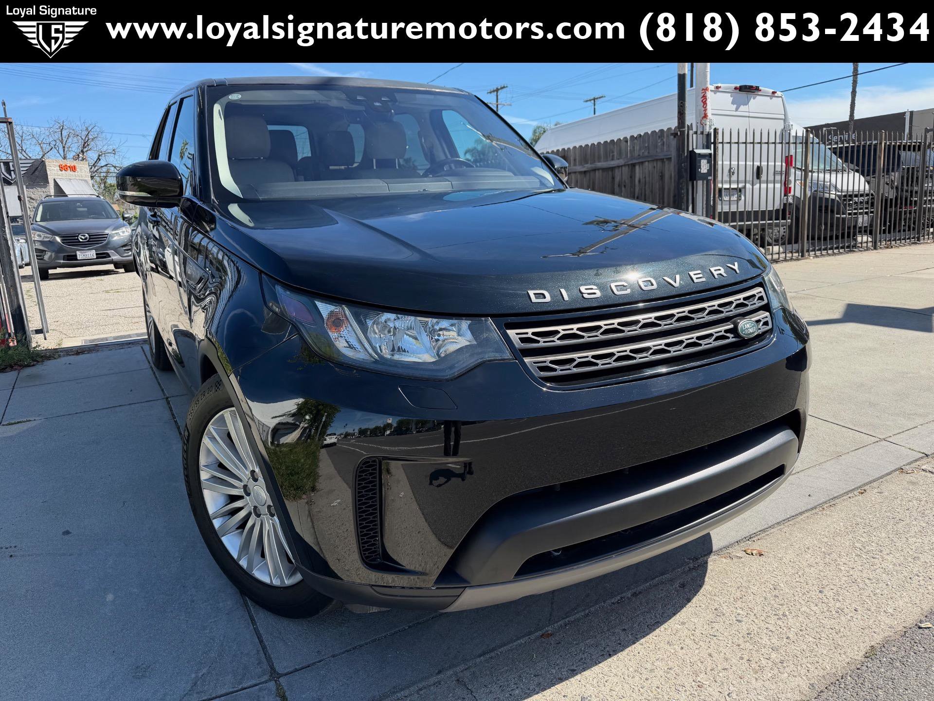 Used 2017 Land Rover Discovery SE image 1