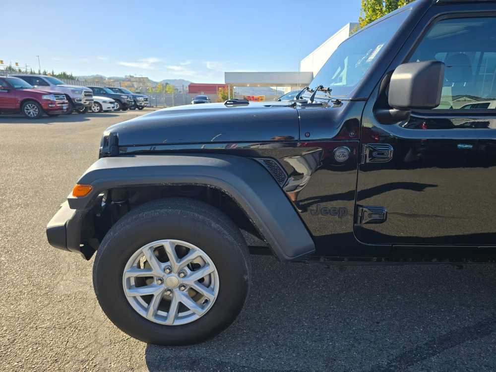 Used 2023 Jeep Wrangler Unlimited Sport AWD/4WD image 13