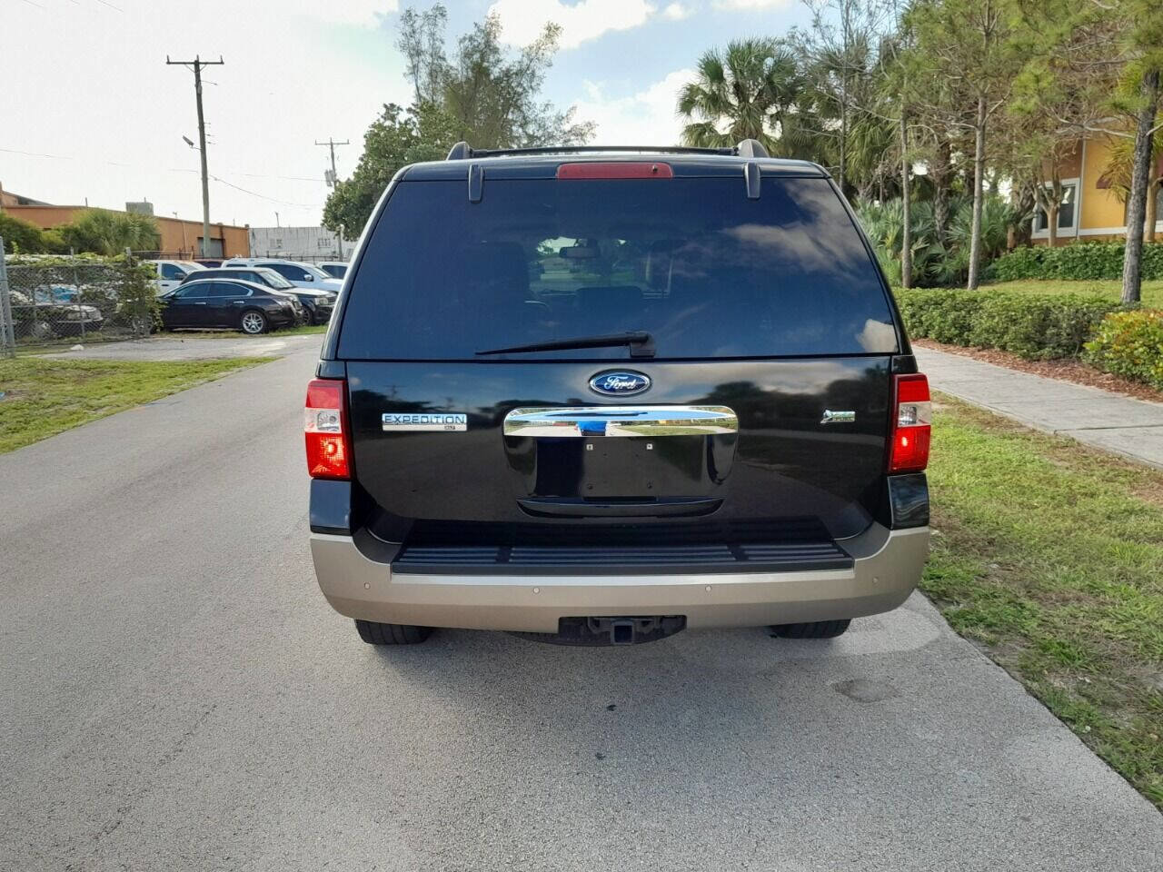 Used 2013 Ford Expedition XLT RWD image 5