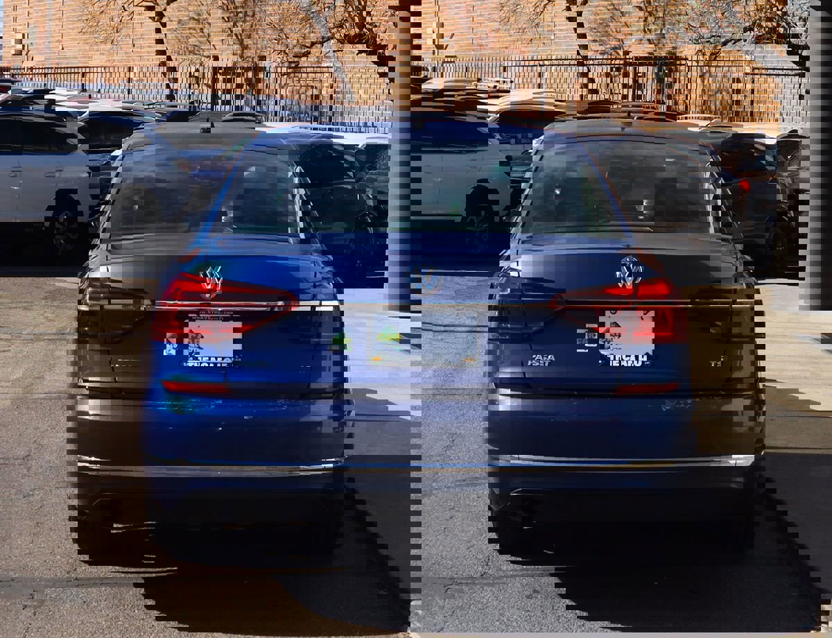 Used 2017 Volkswagen Passat 1.8T S image 11