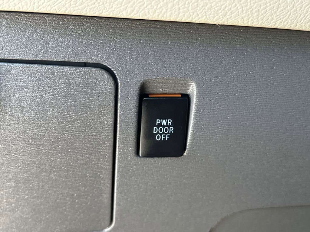 Used 2020 Toyota Sienna XLE Premium image 21