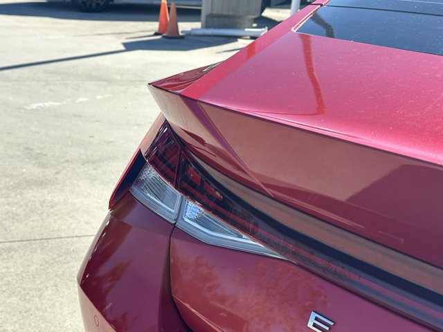 Used 2021 Hyundai Elantra Limited image 21