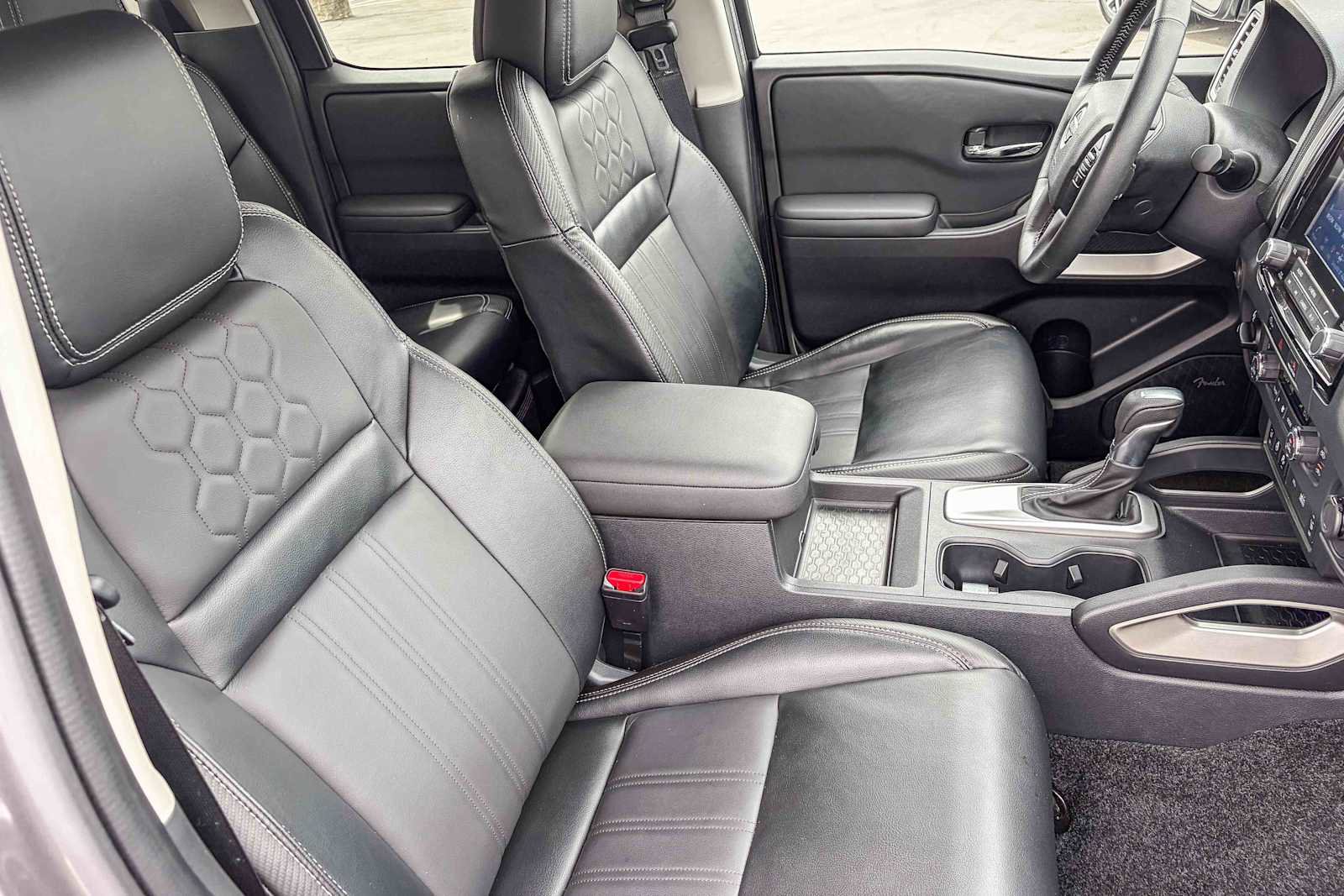 Used 2023 Nissan Frontier SV w/ SV Premium Package image 16