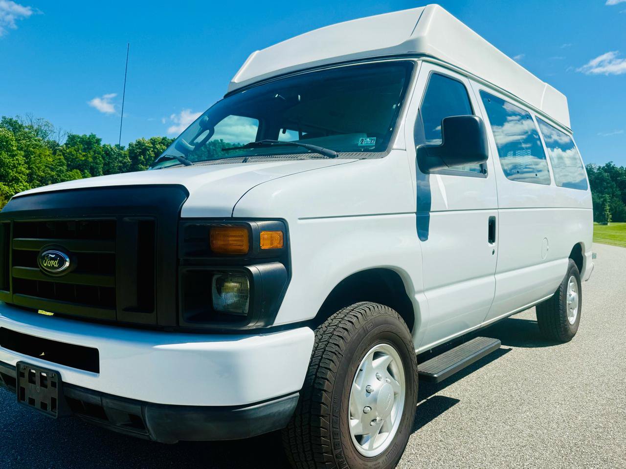 Used 2012 Ford E-250 and Econoline 250 w/ PWR Group RWD image 1