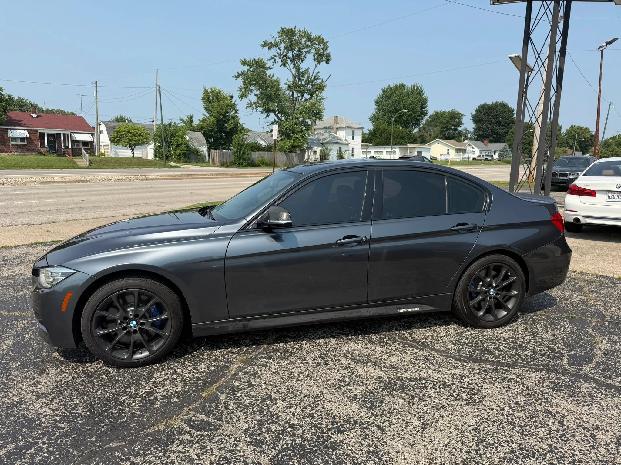 Used 2017 BMW 340i xDrive Sedan w/ Technology Package AWD/4WD image 5
