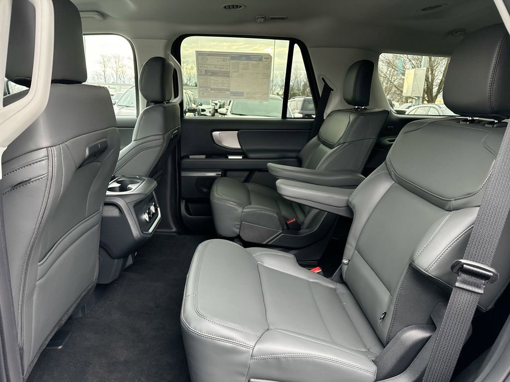 Used 2026 Ford Expedition Active AWD/4WD image 23
