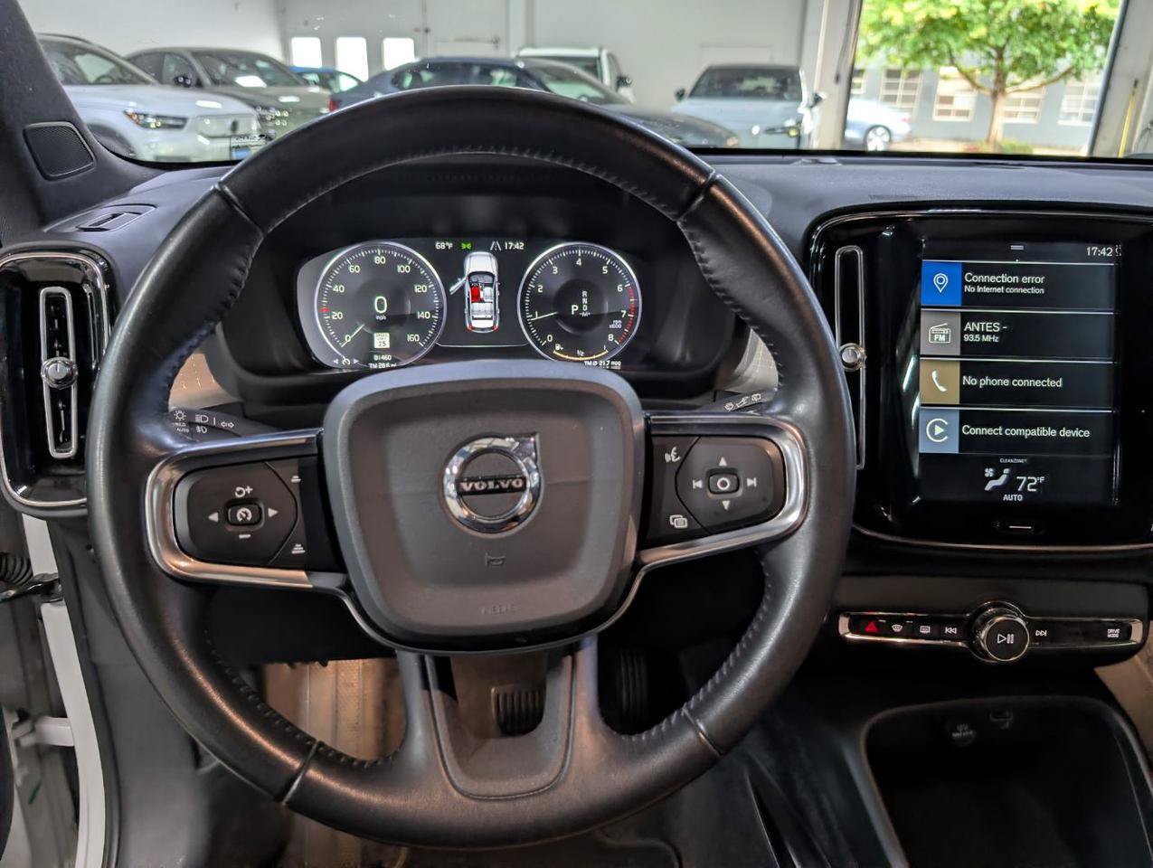 Used 2019 Volvo XC40 T5 Momentum AWD/4WD image 16