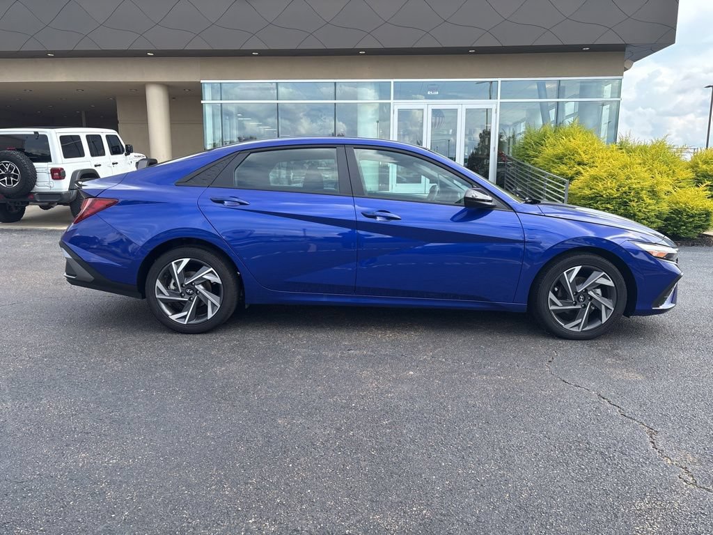 Certified 2025 Hyundai Elantra Sport w/ Cargo Package FWD image 4