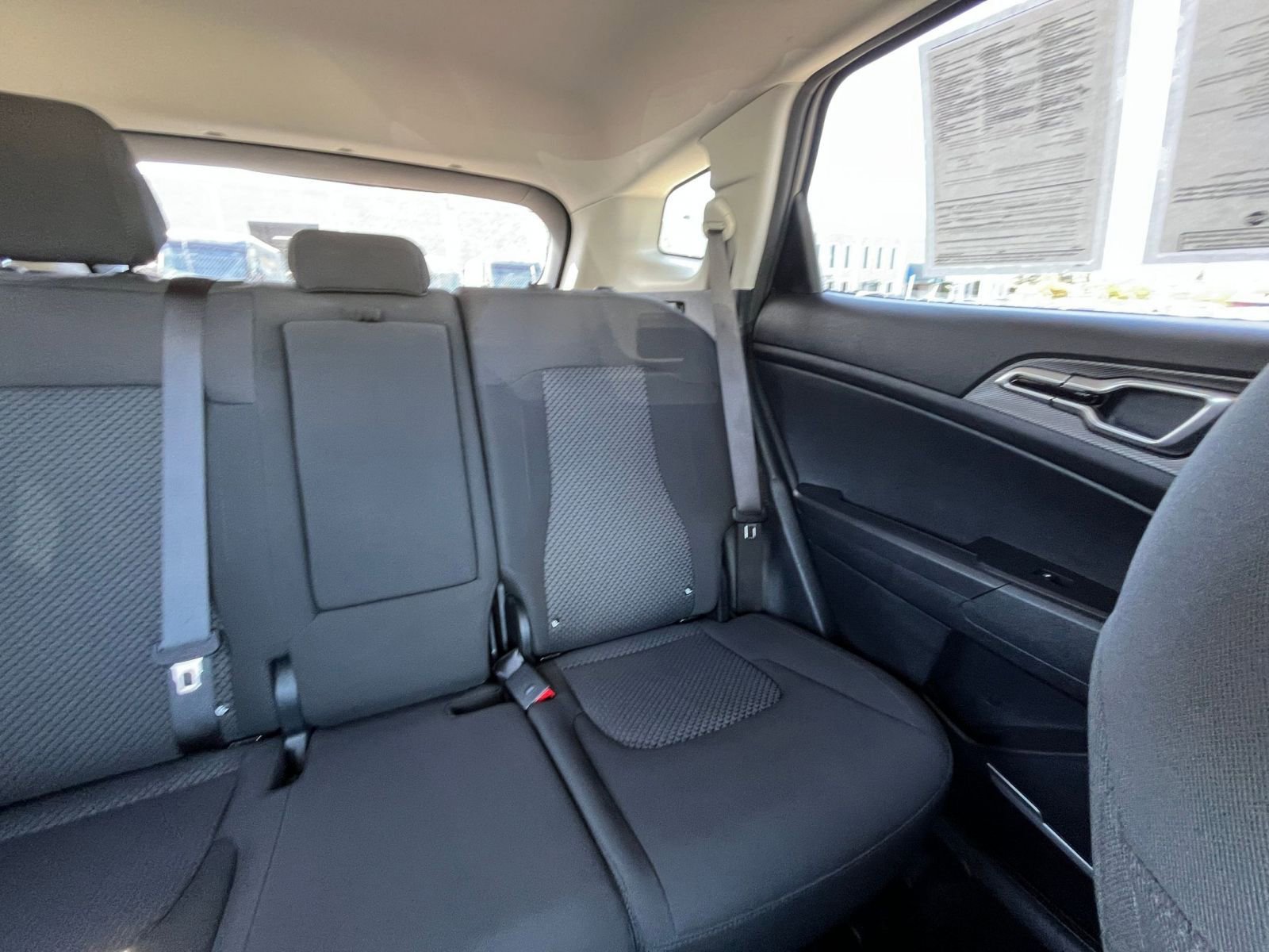 Used 2025 Kia Sportage LX image 36