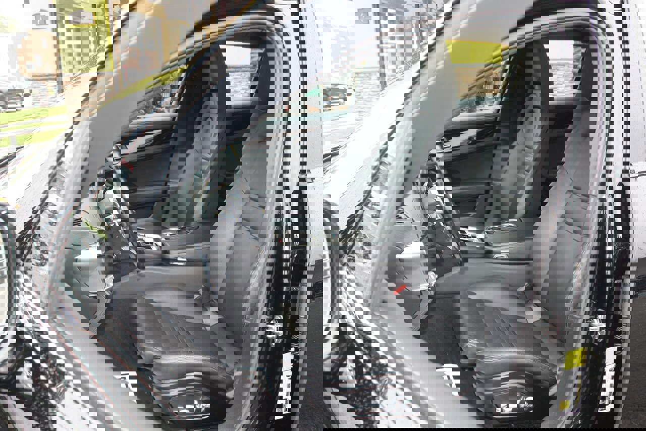 Used 2018 Porsche Panamera 4S image 14