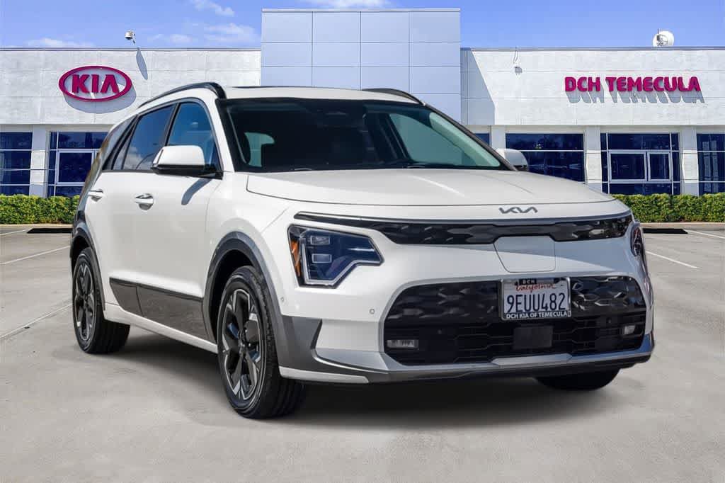 Certified 2023 Kia Niro Wave FWD image 3